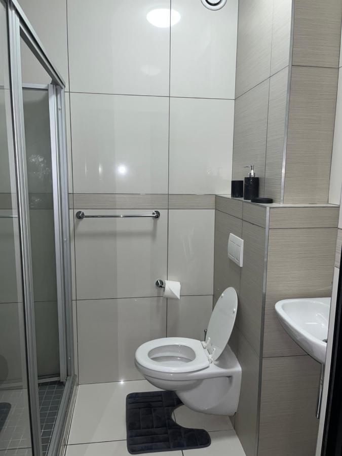 Ferienwohnung The Den Marensky Towers Windhoek Exterior foto